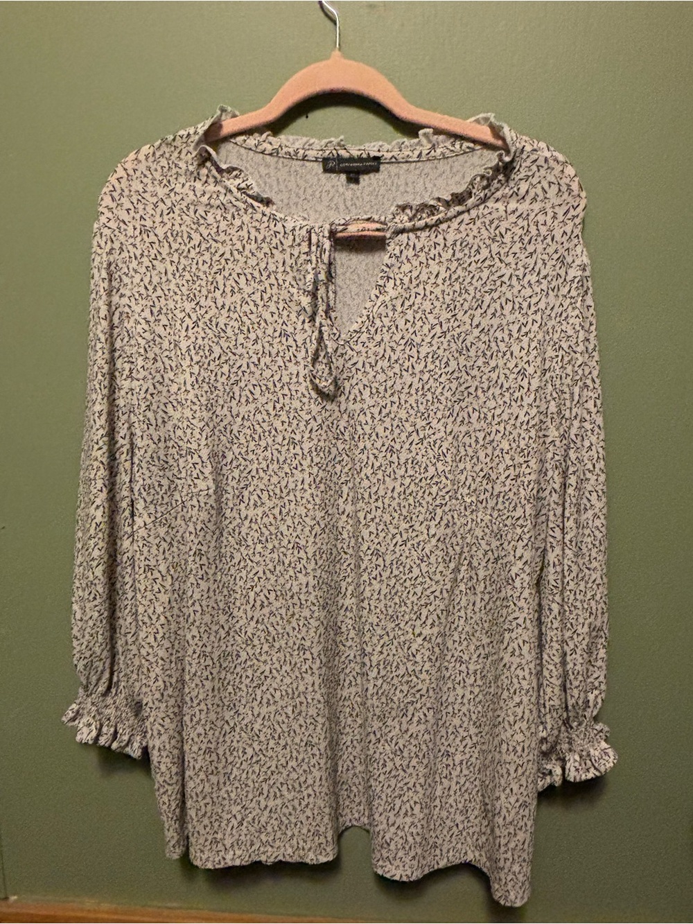 Cream Floral Peasant Blouse Size 3X but fits like a 2X